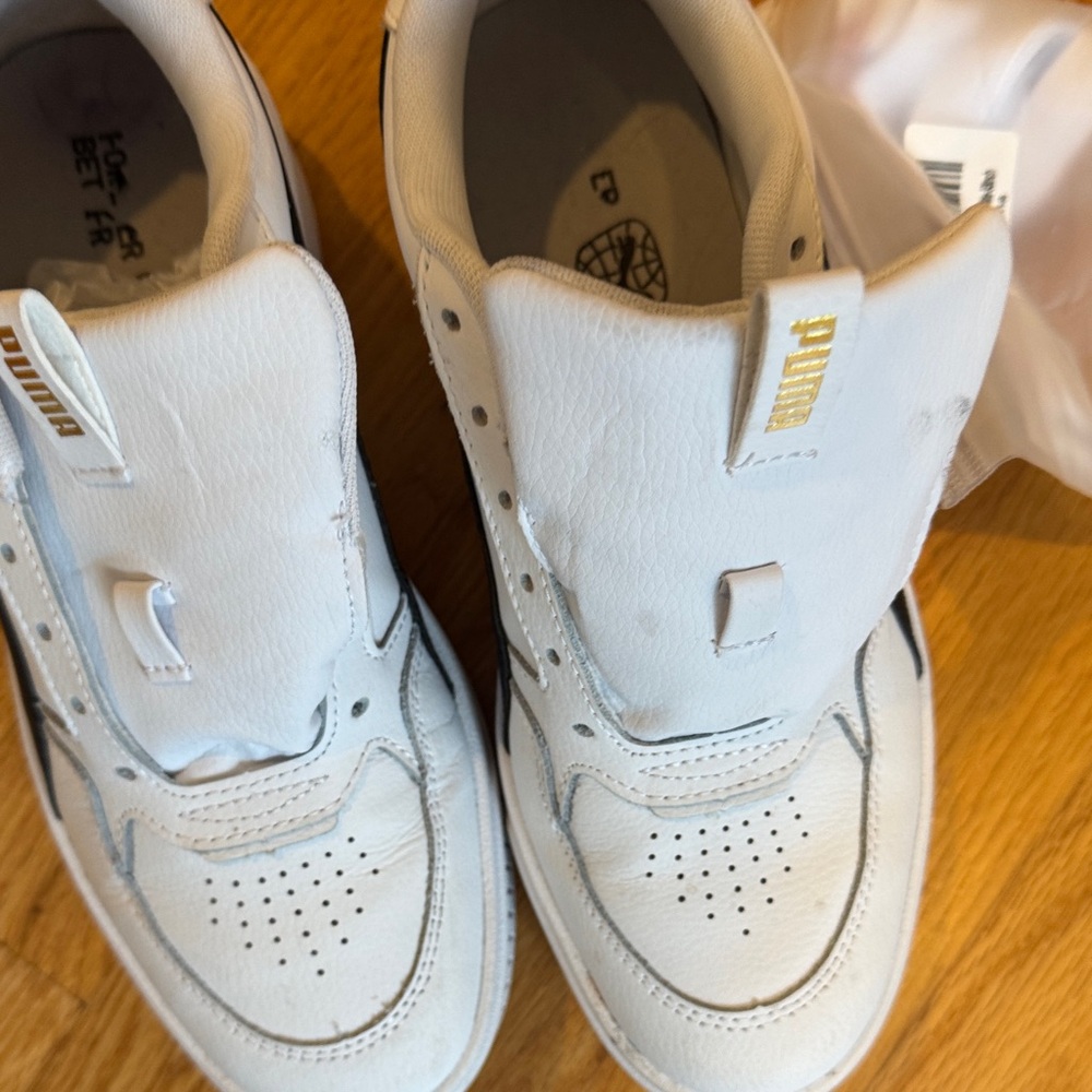 Puma womens White and blackSneakers